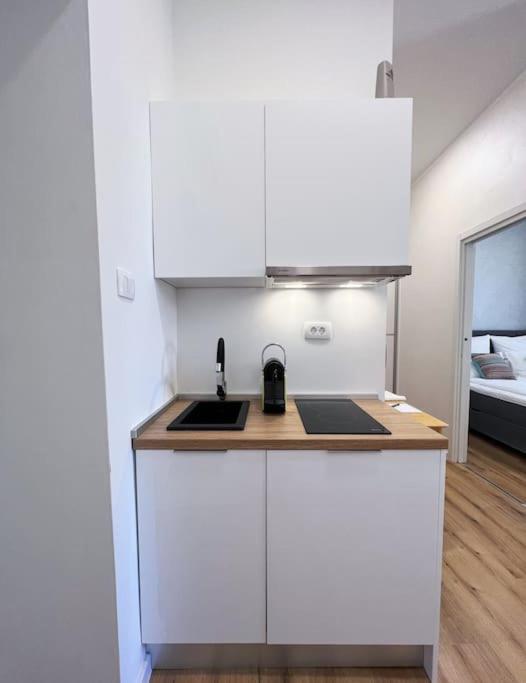 Chariming And Comfy Studio
